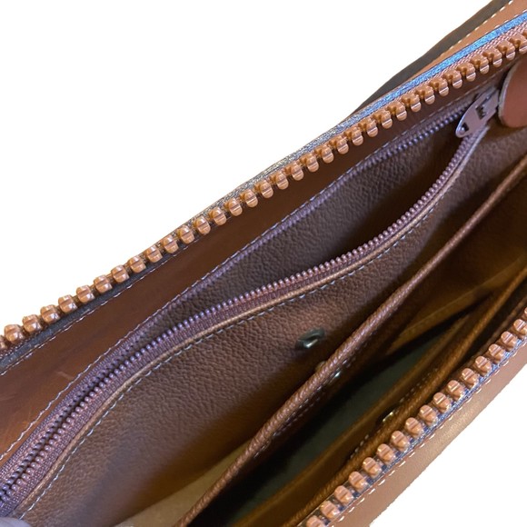 Dooney & Bourke 2 Duck Black Tan All Weather Leather Crossbody Bag - Picture 14 of 15